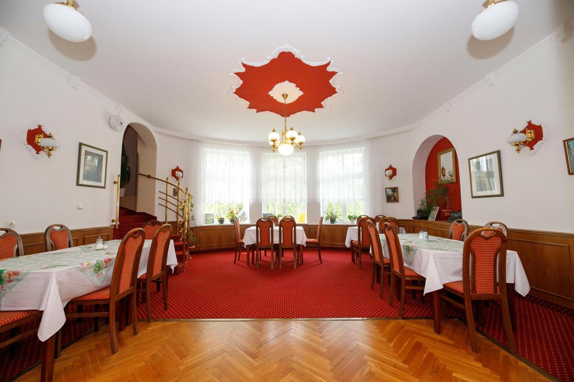 Hotel Saint Antonius Mariánské Lázně Екстериор снимка